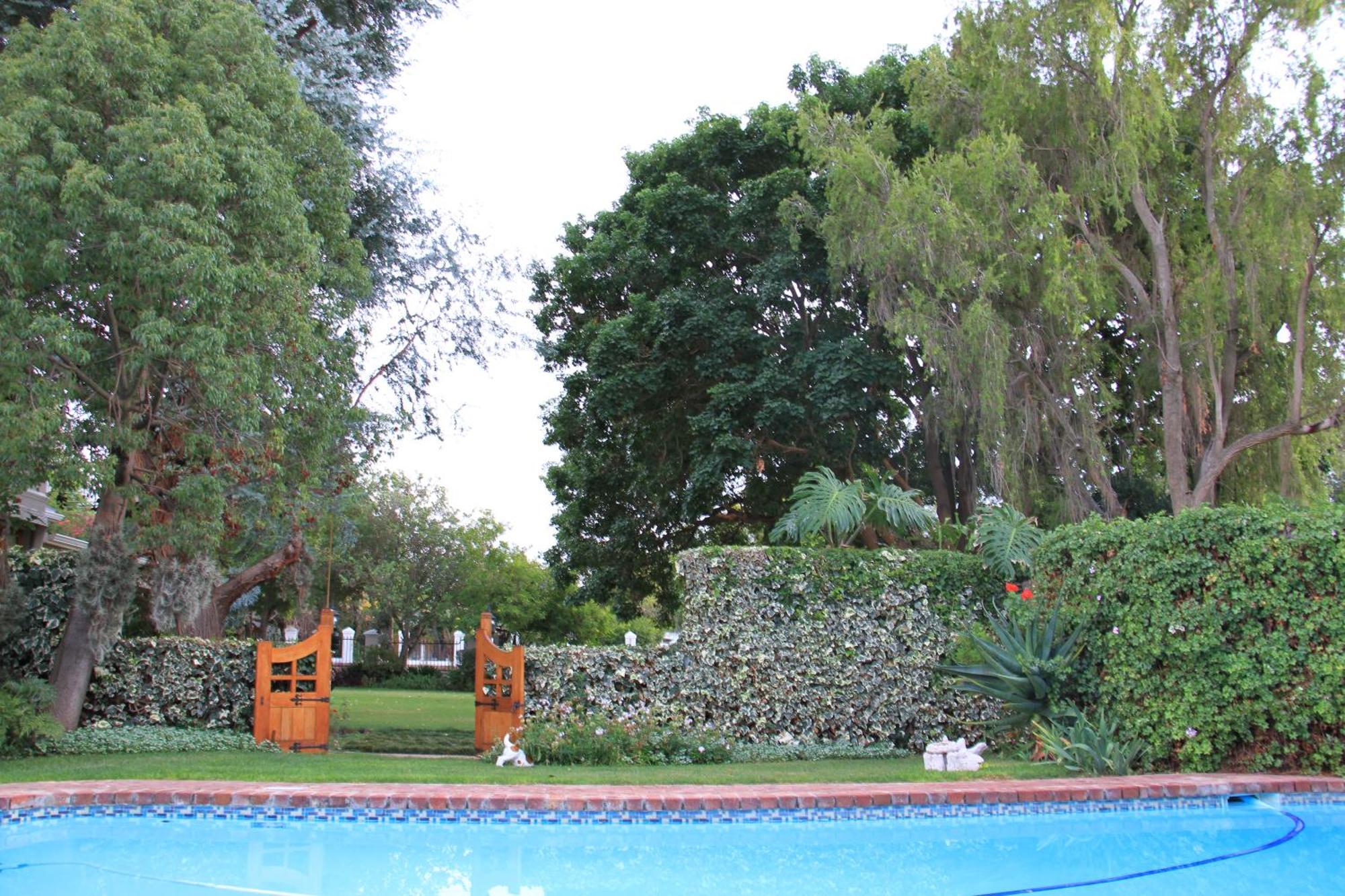 La Pension Guest House Oudtshoorn Exterior photo